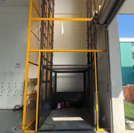 鄱阳导轨式升降机助力物流园破解运输难题