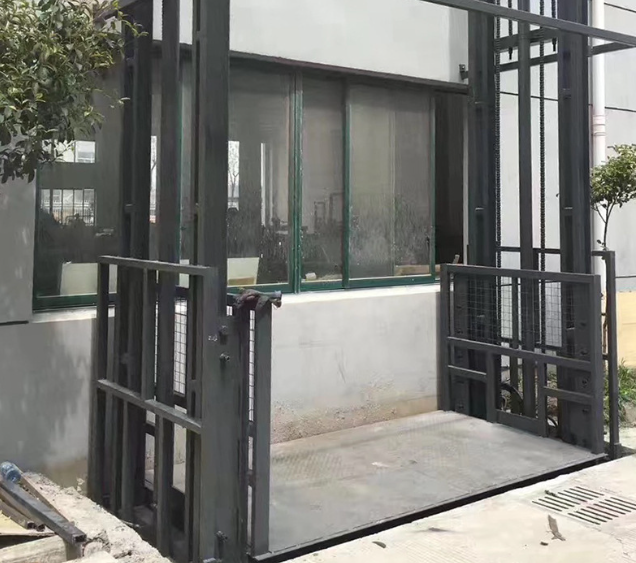 鄱阳导轨式施工升降机助力民生工程提速增效